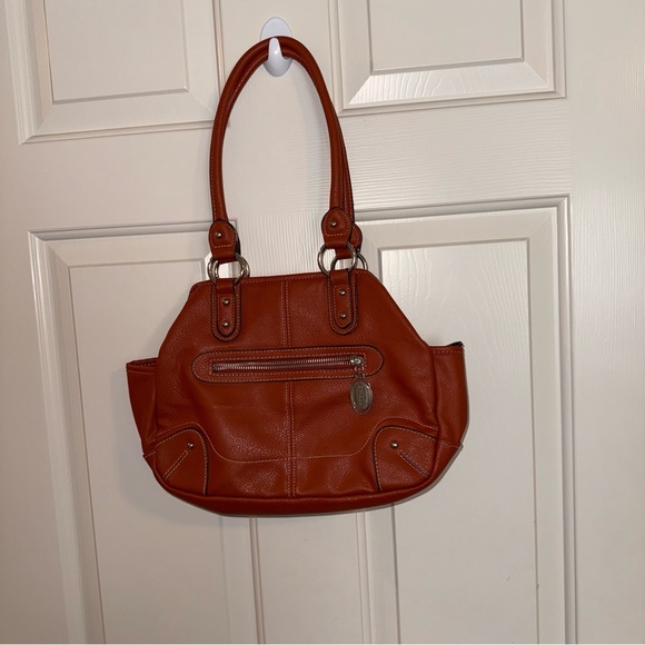 Strada Elegant Red Leather Handbag - Picture 3 of 4